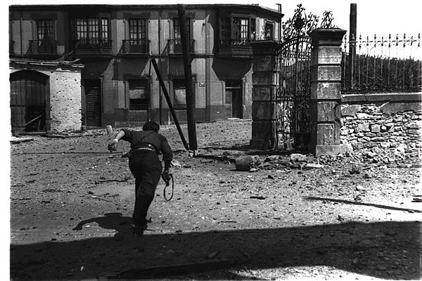 asalto cuartel de simancas gijón